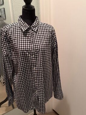 Amazon Essentials Black and White Gingham Button-Down Shirt